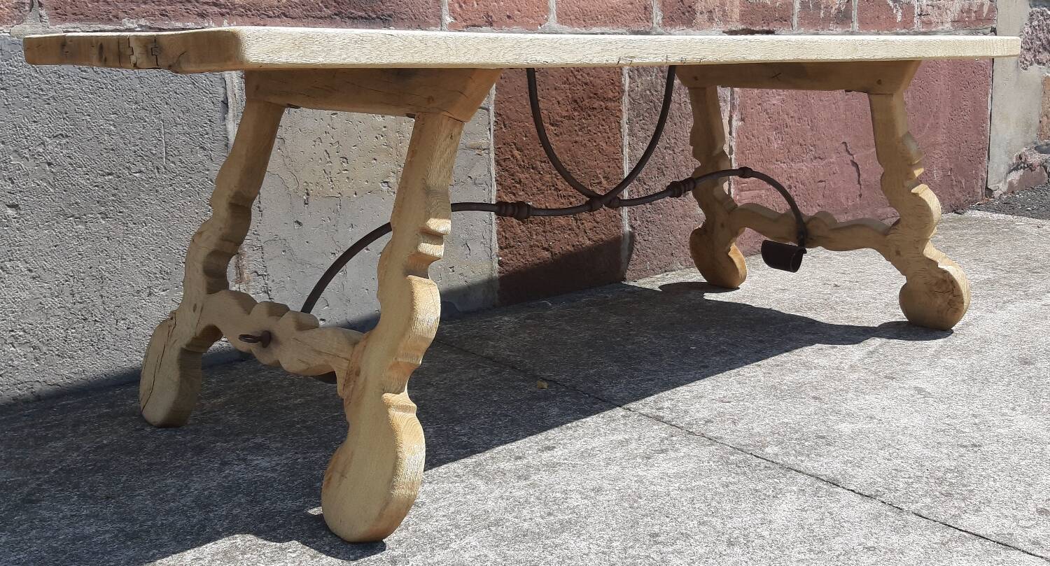 Oak farmhouse table with lyre legs. (Spanish table)