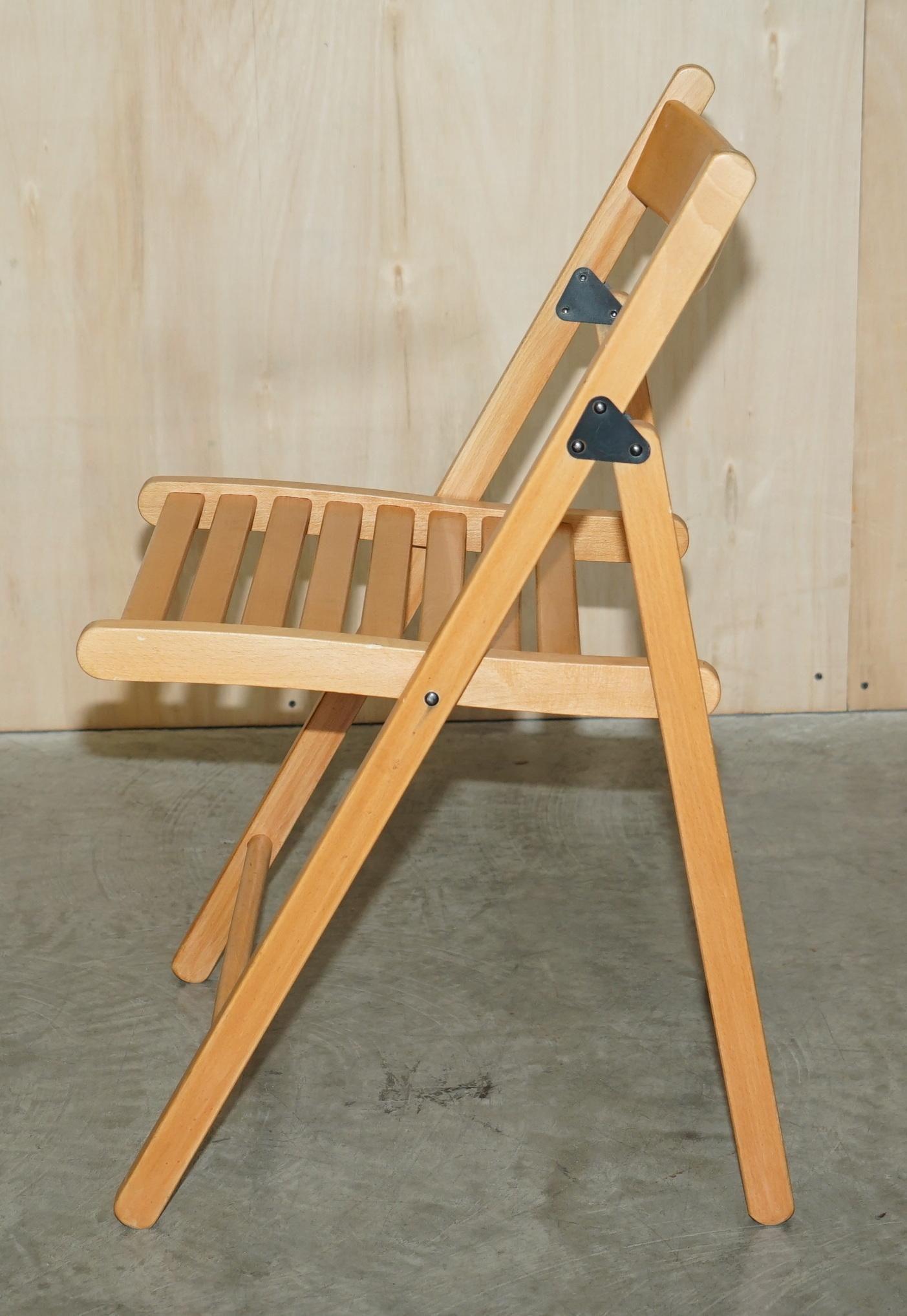Set of 4 folding steamer chairs in oak from around 1940.