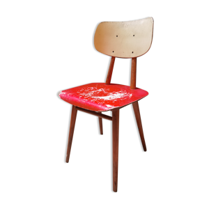 Chaise en bois rouge ton  1960