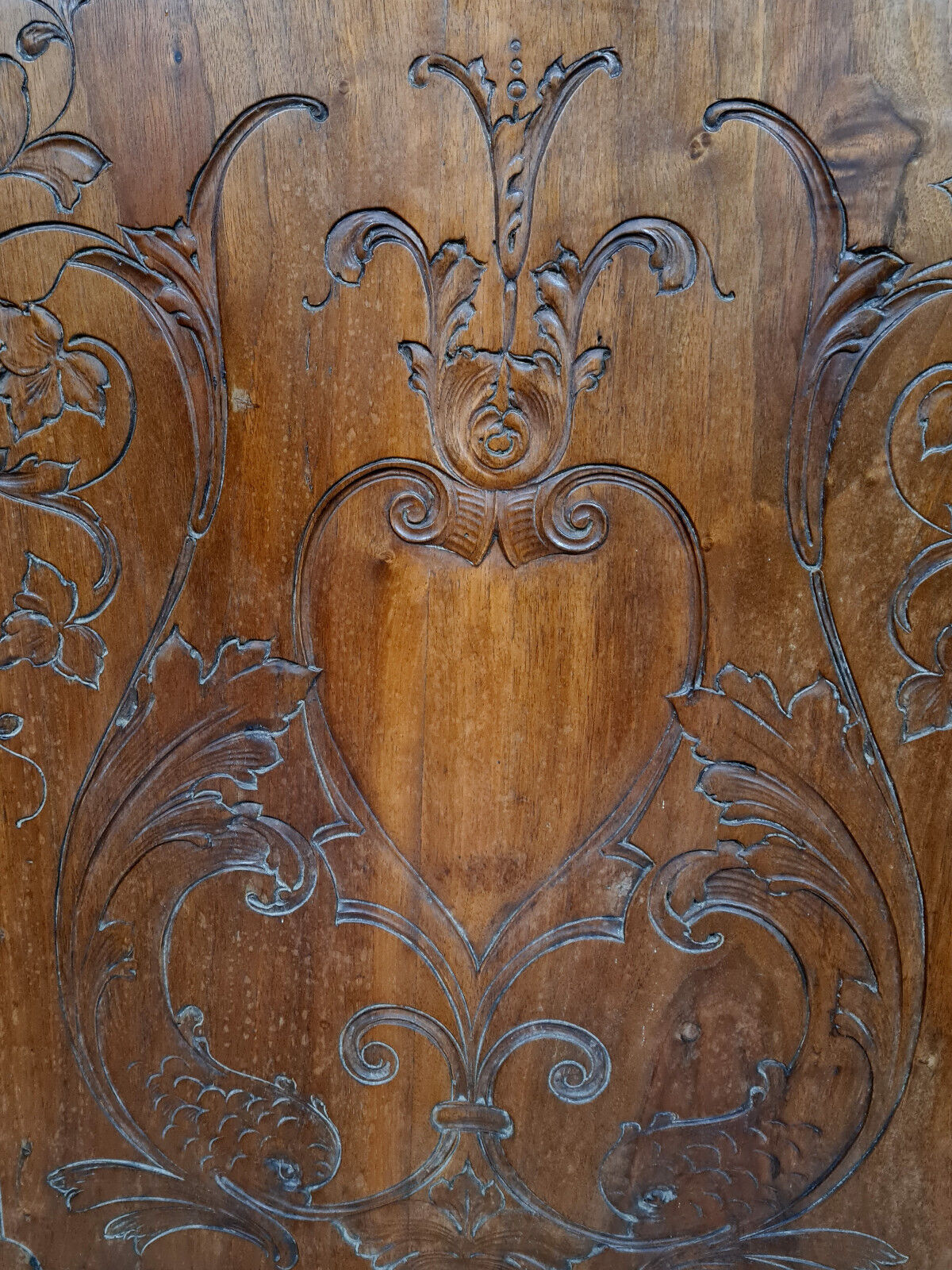 Renaissance style woodwork mirror in walnut circa 1850