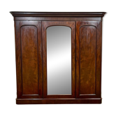 Armoire de chambre anglaise Victorienne en acajou du 19ème siècle