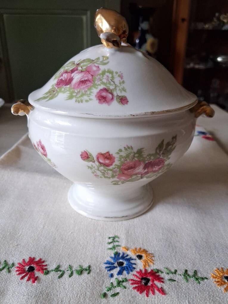 Antique porcelain sweet box from Limoges - William Guérin