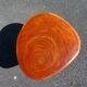 Table basse en bois de neem cuivré aspect coquillage