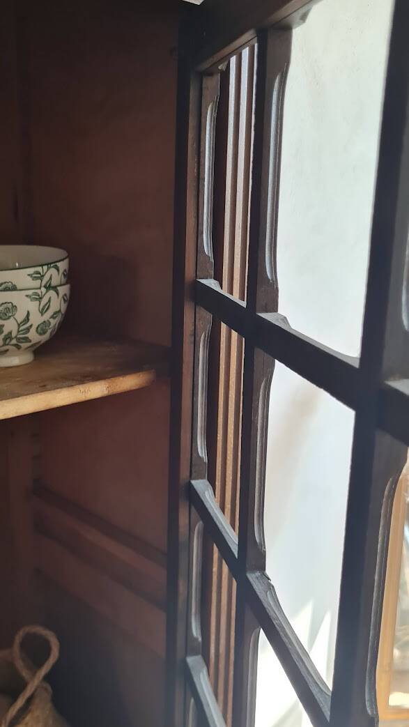 Parisian wardrobe - showcase spirit