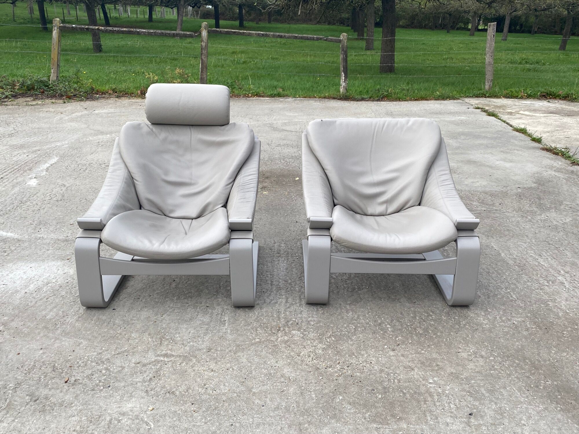 Pair of vintage grey leather armchairs by Ake Fribytter 1970