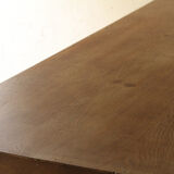 Furniture of trade: dresser of apothecary.