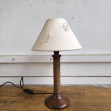 Table lamp in turned wood and rope
