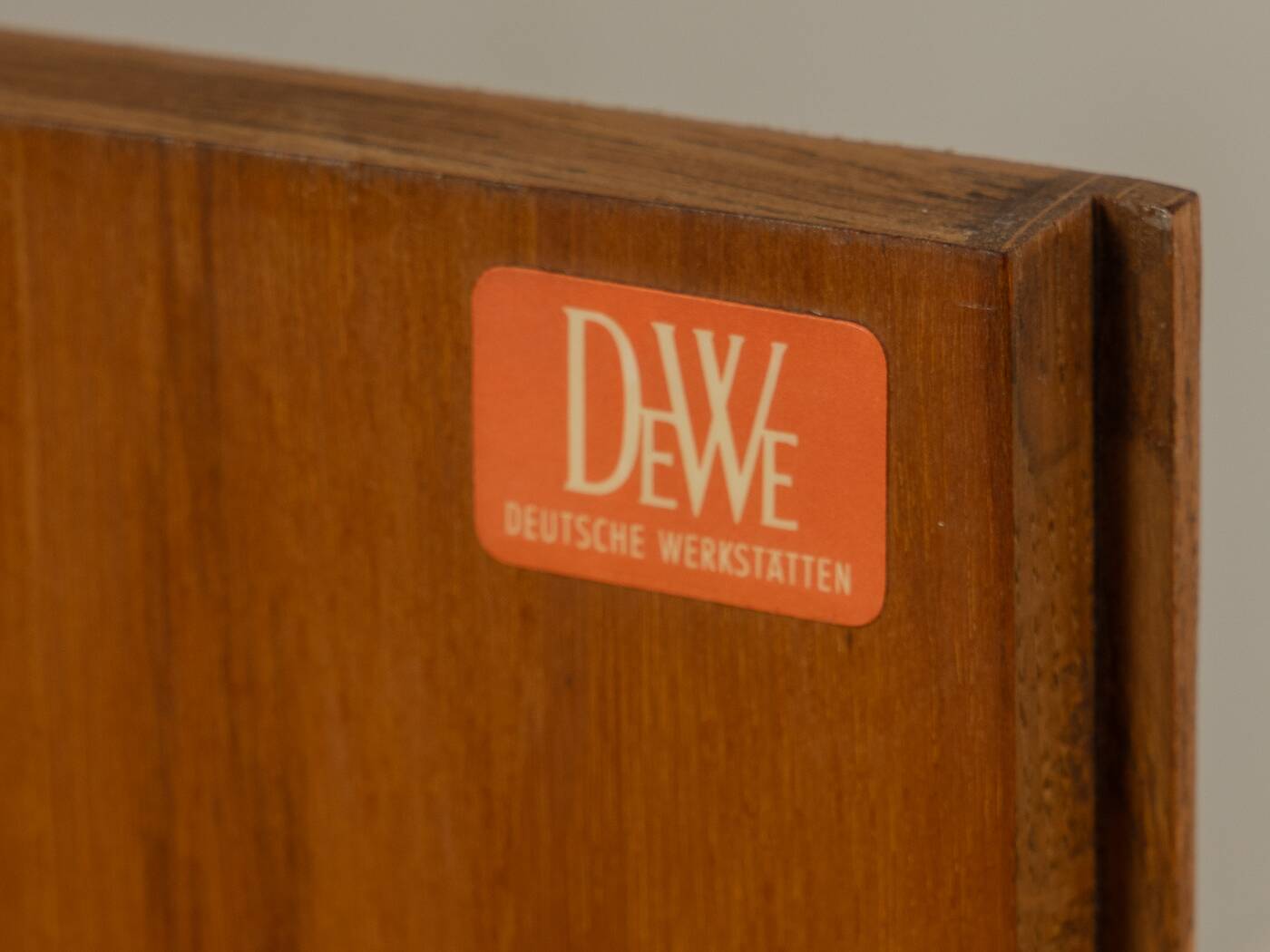 Commode des années 1960, DeWe