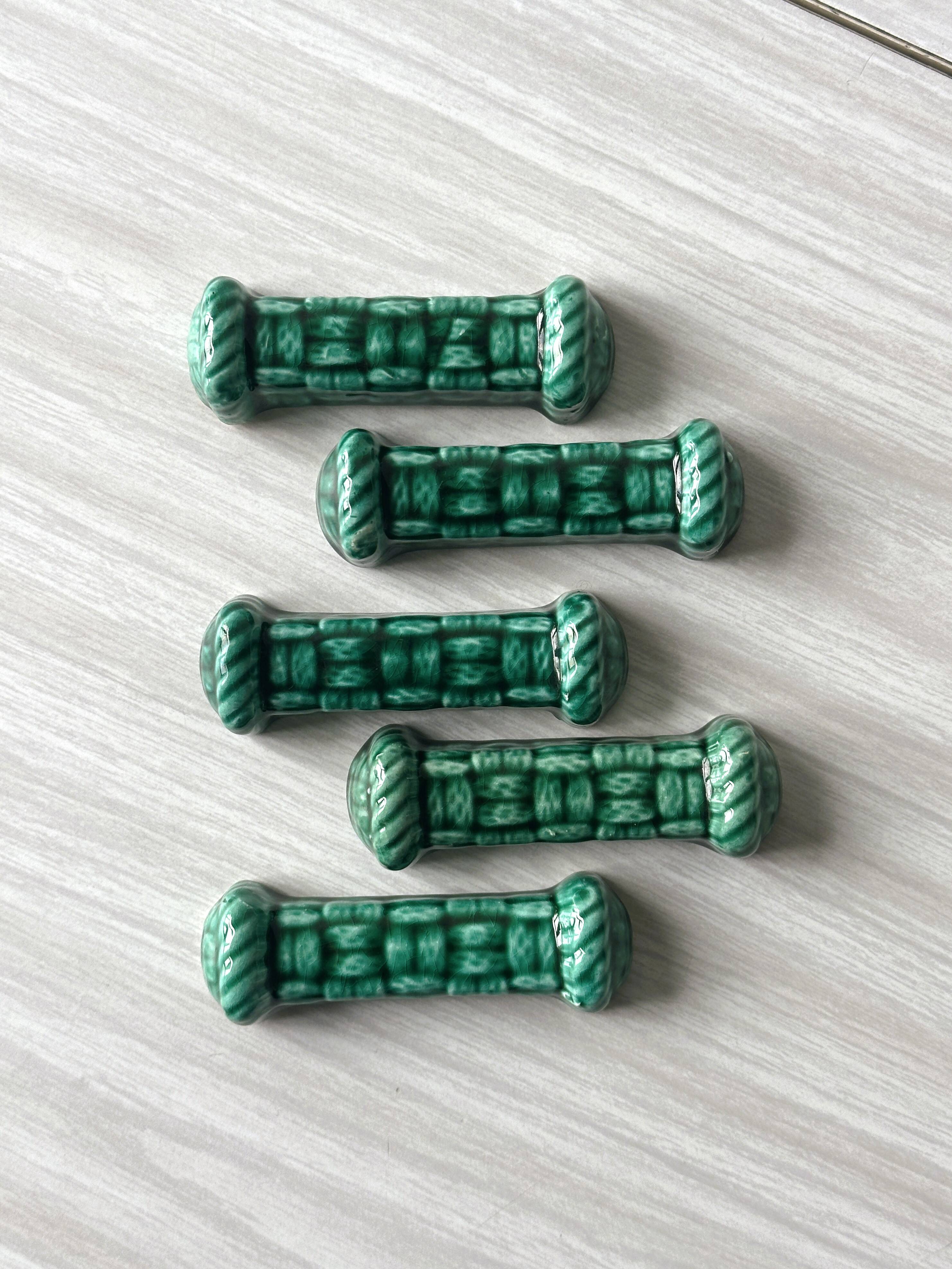 5 green ceramic knife holders with bamboo effect