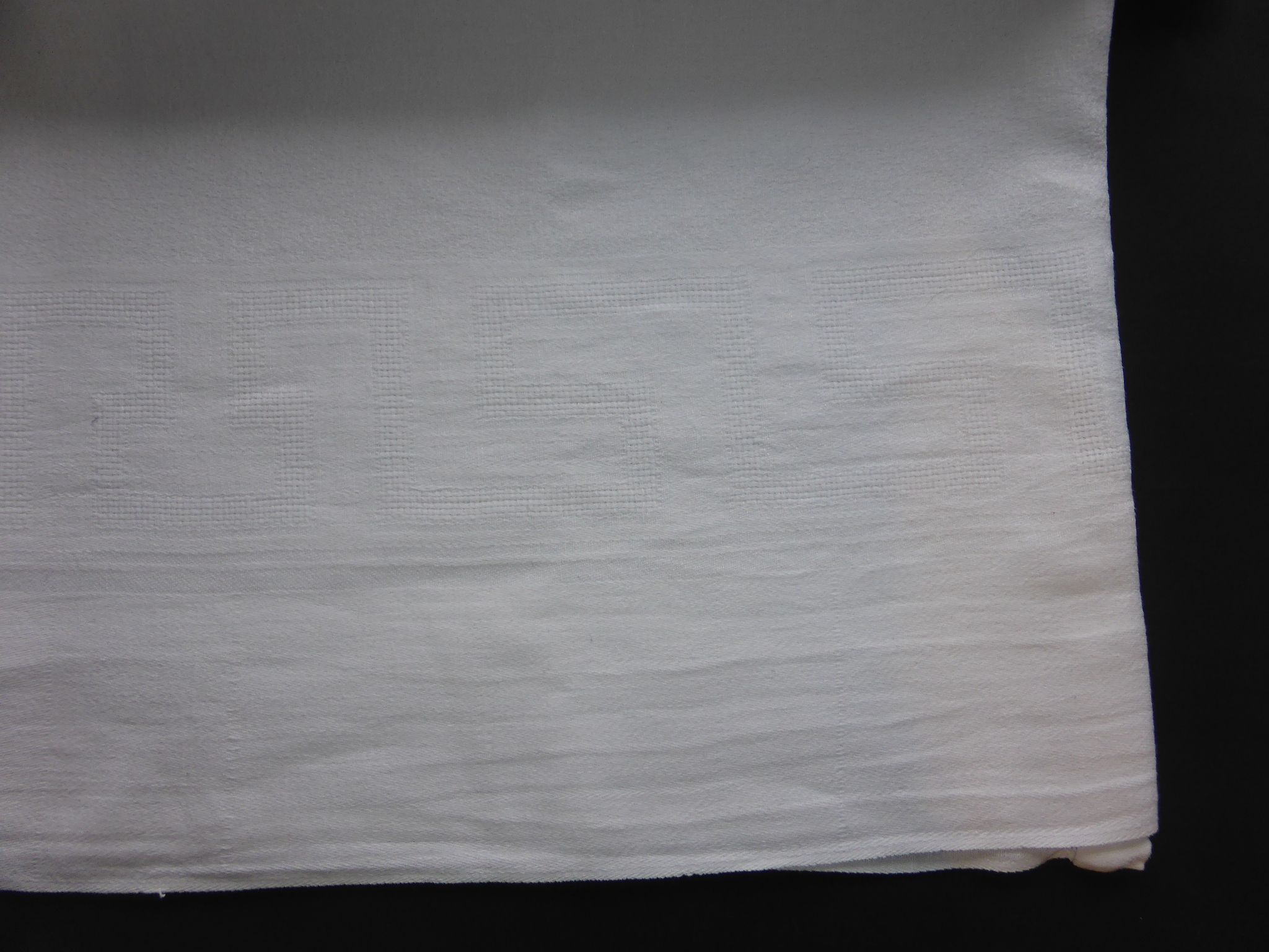 Old tablecloth and 6 damask towels decorated with Greek friezes and bos, TB-160x208cm