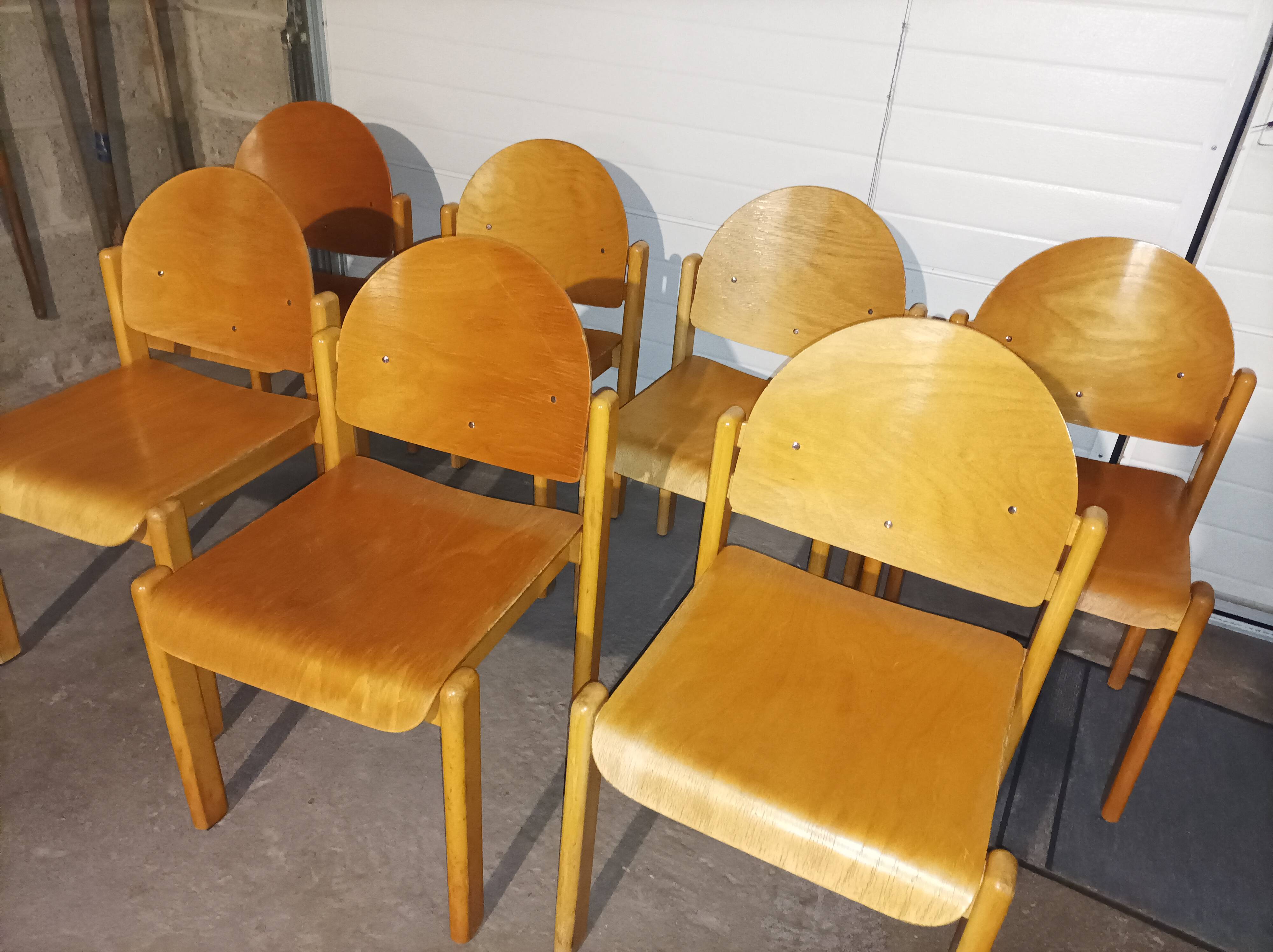 7 chaises vintages MMO