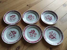 Charming set of 6 antique flat plates from the Badonviller factory.