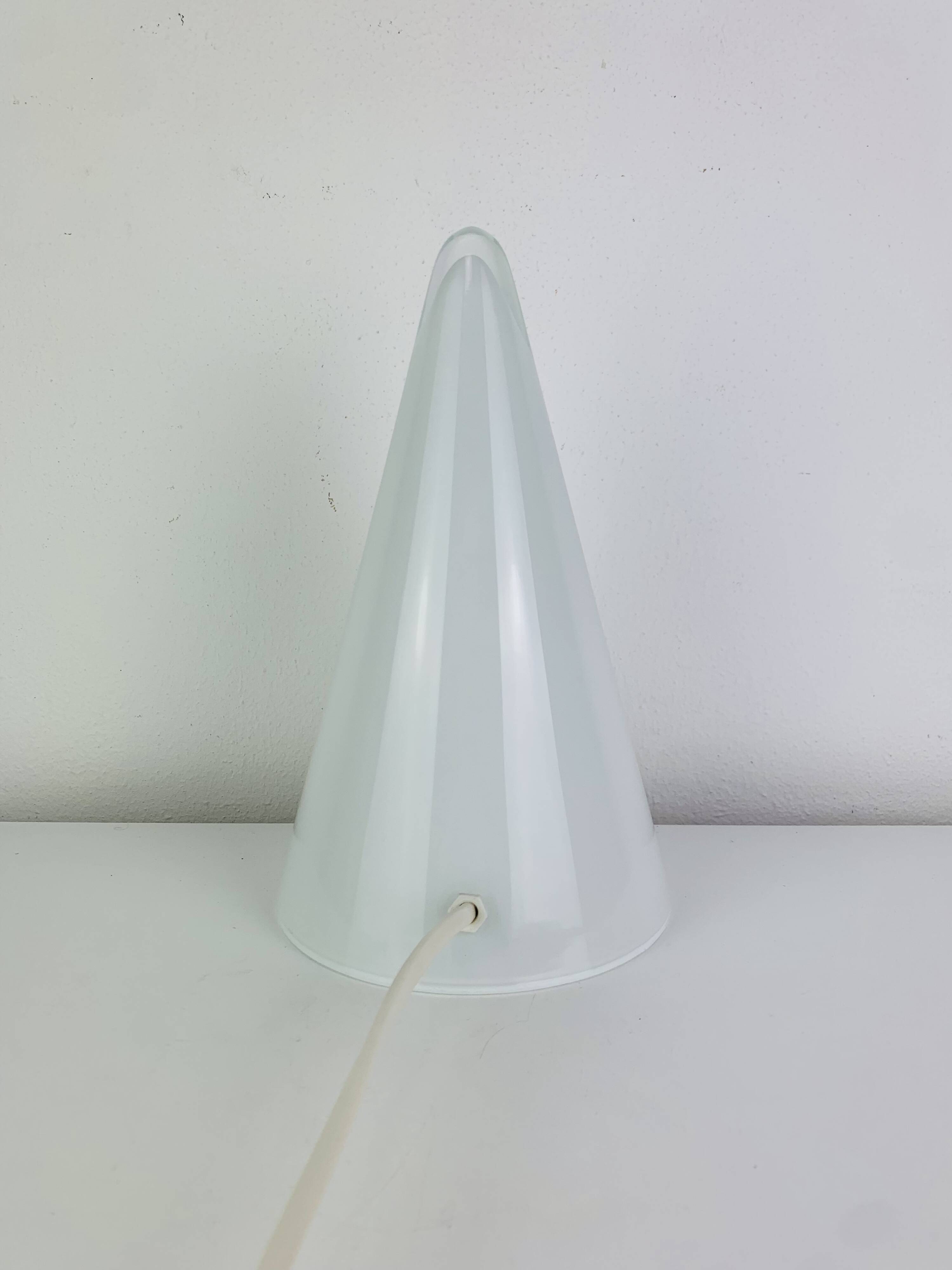 Lampe conique Teepee SCE, verre blanc, design