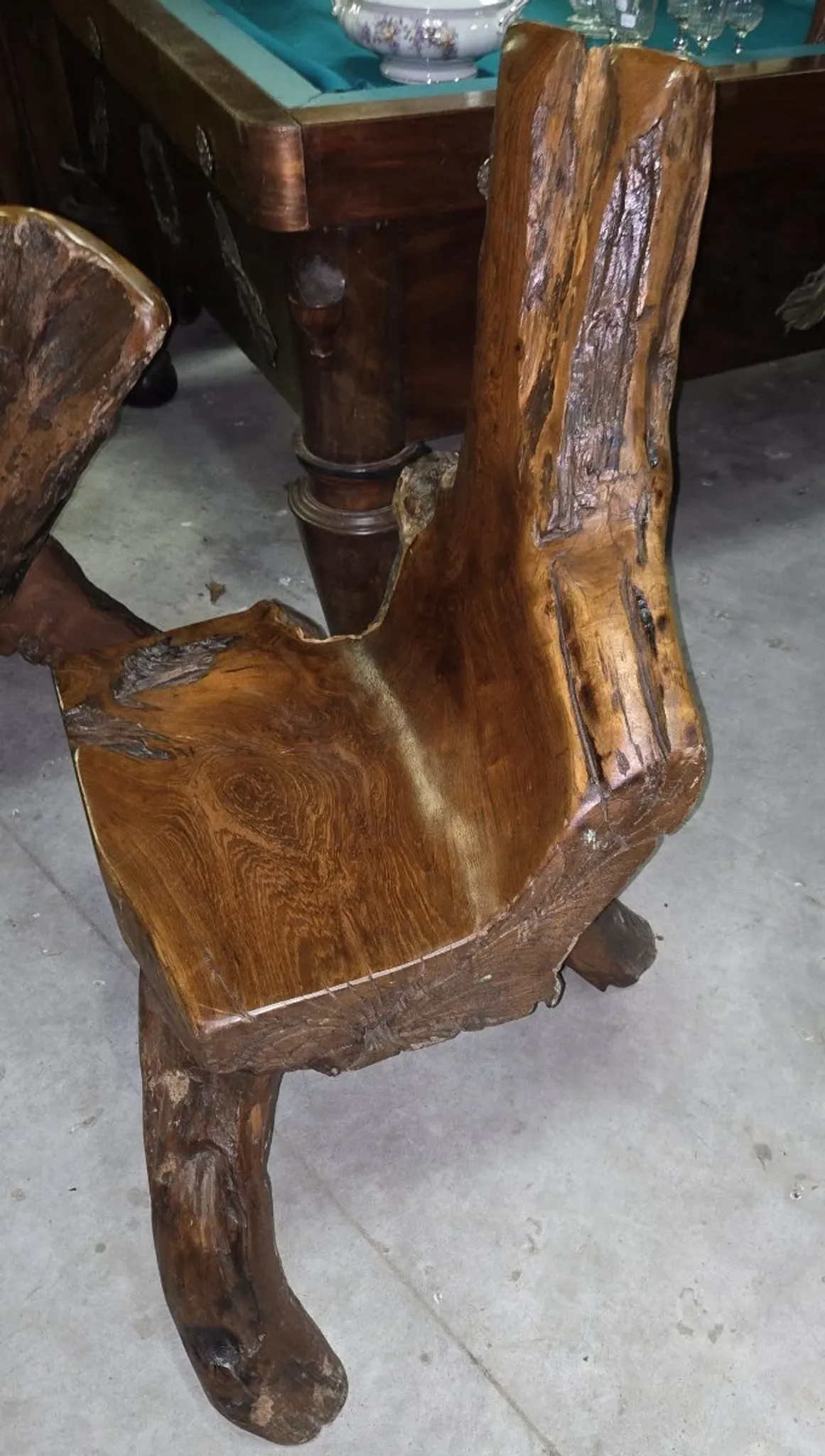 Sculptural armchair in solid wood – Unique piece, organic design