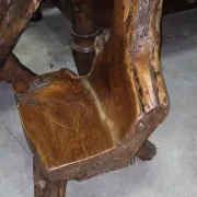 Sculptural armchair in solid wood – Unique piece, organic design