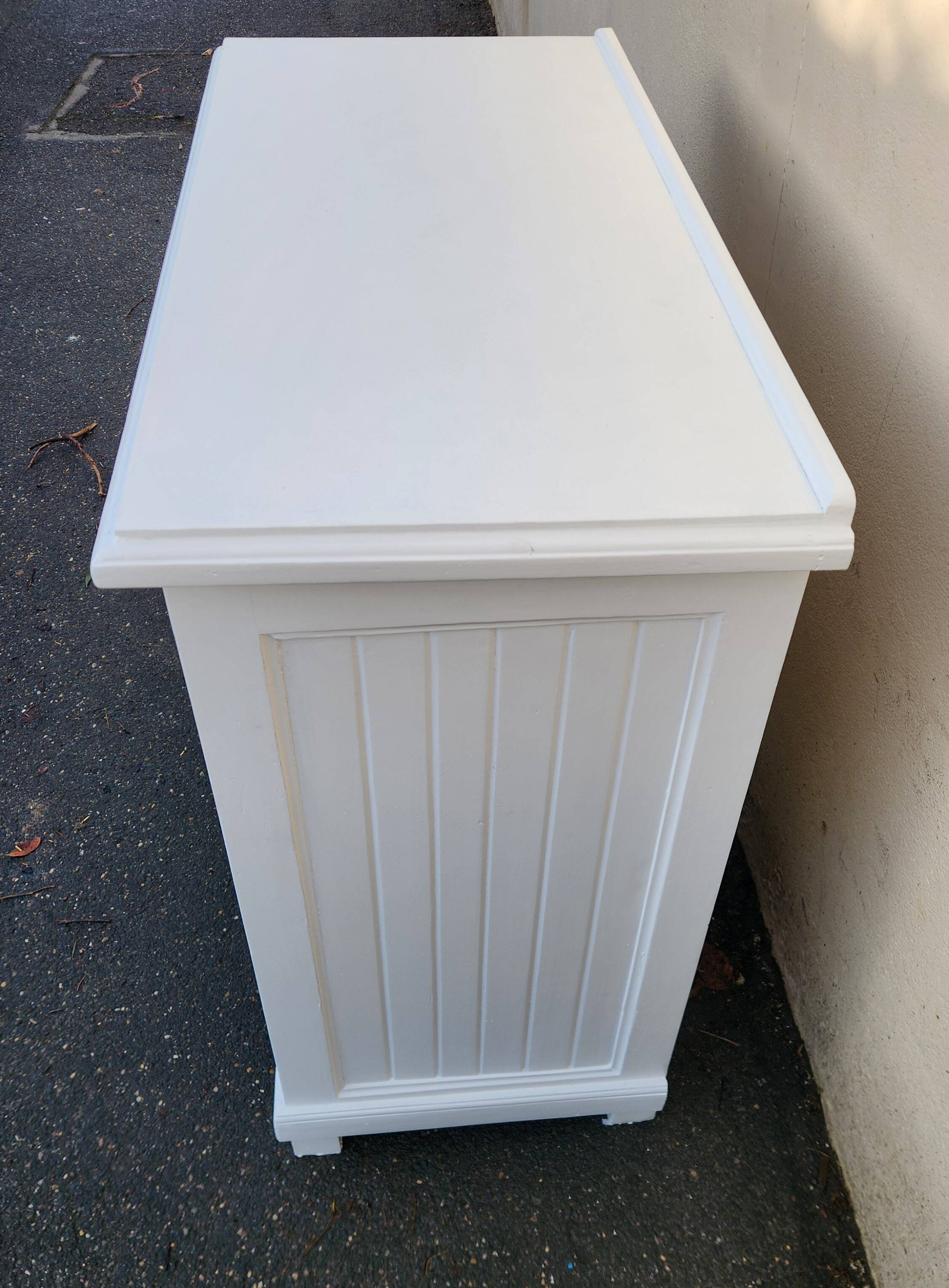 very beautiful white Parisian-style furniture from the 1970s/80s