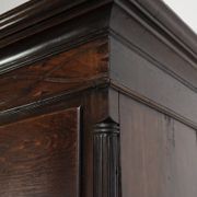 Commode anglaise antique du XVIIIe siècle en chêne.