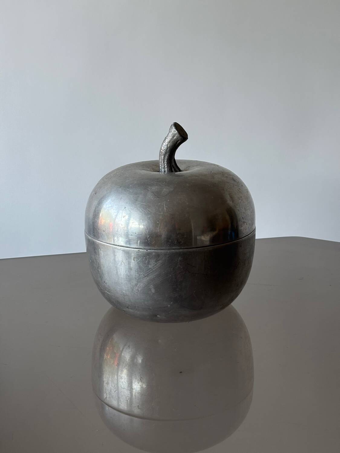 1970 aluminum ice cube maker