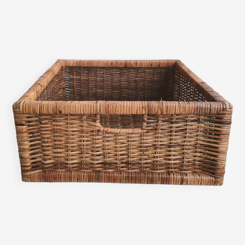 Wicker storage basket