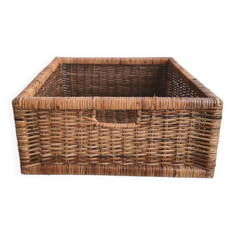 Wicker storage basket