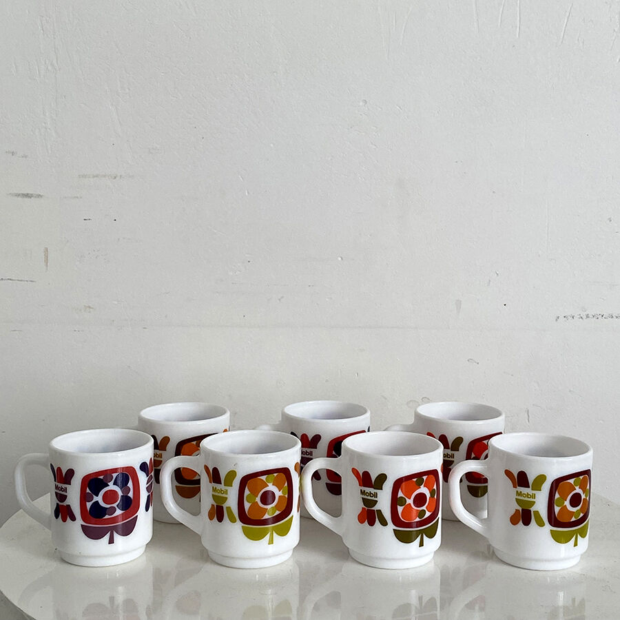 Set of 7 Arcopal coffee cups for Mobil vintage 70's