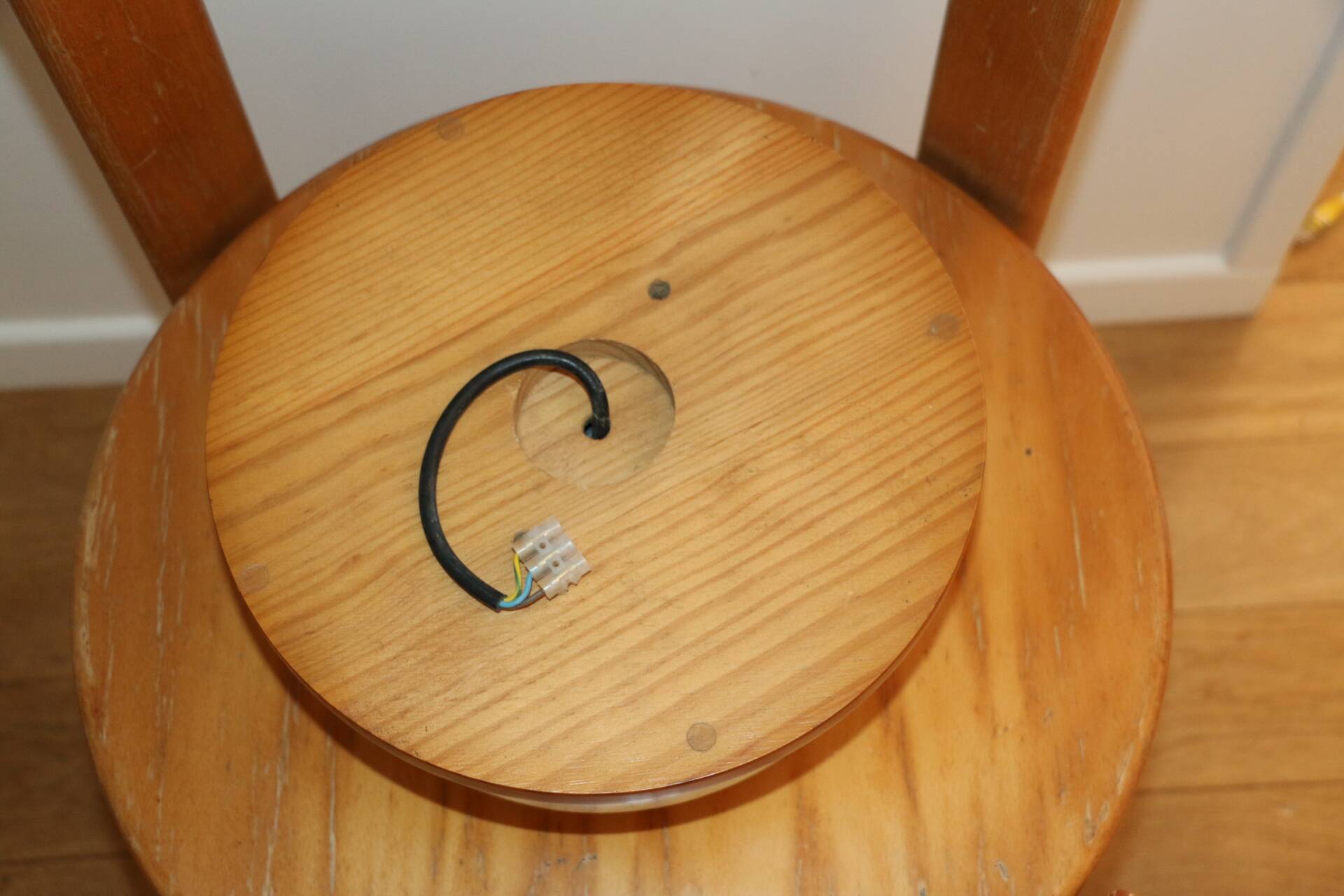 Wood and opaline wall/ceiling light