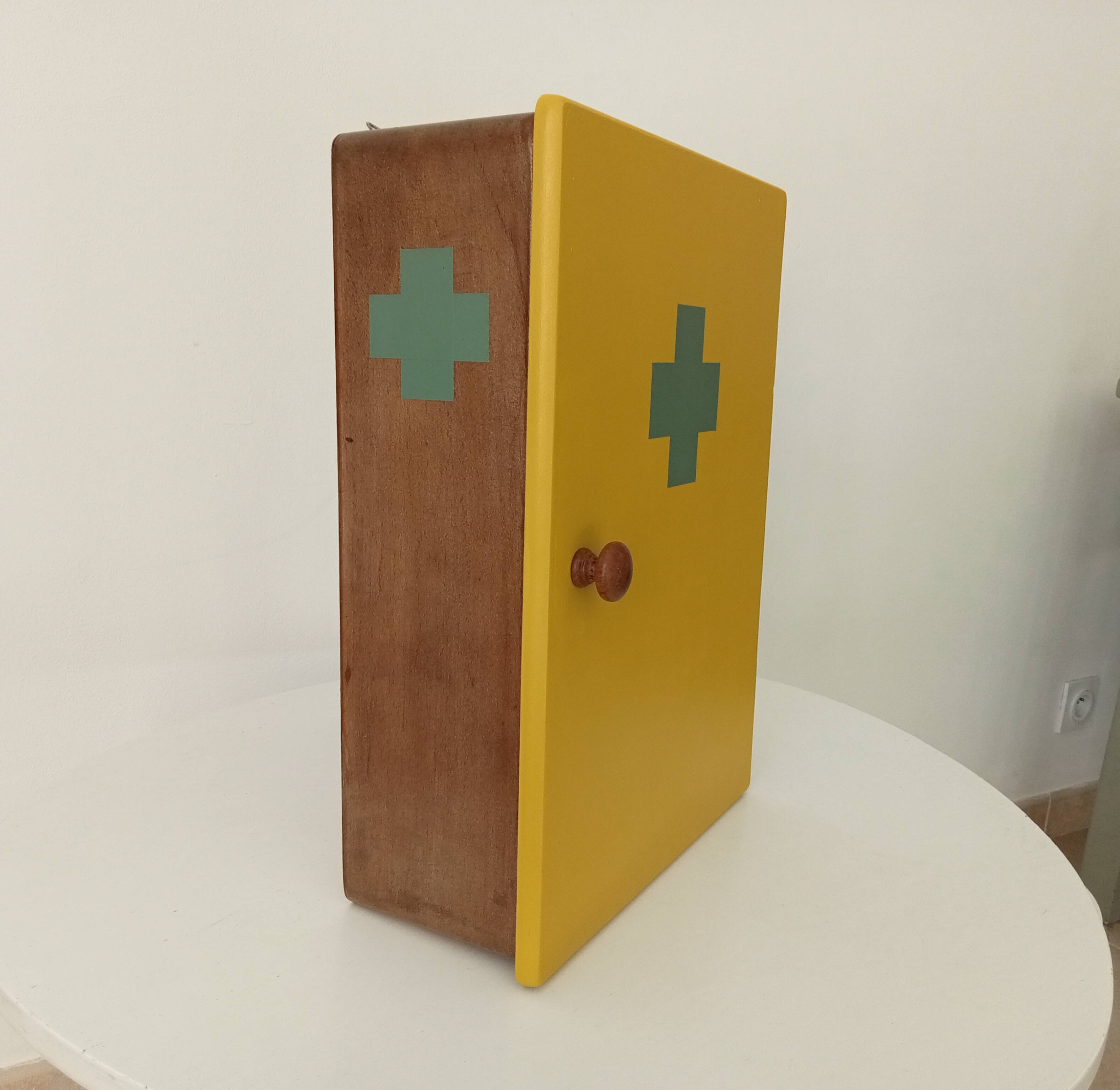 Vintage medicine cabinet 50s/60s