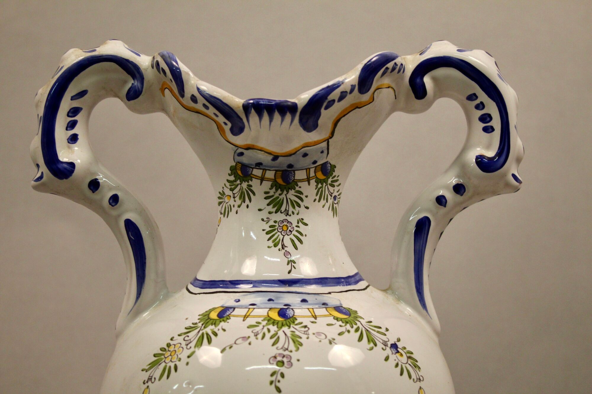 Vase form balustre faiencerie of art of Angoulême le Renoleau