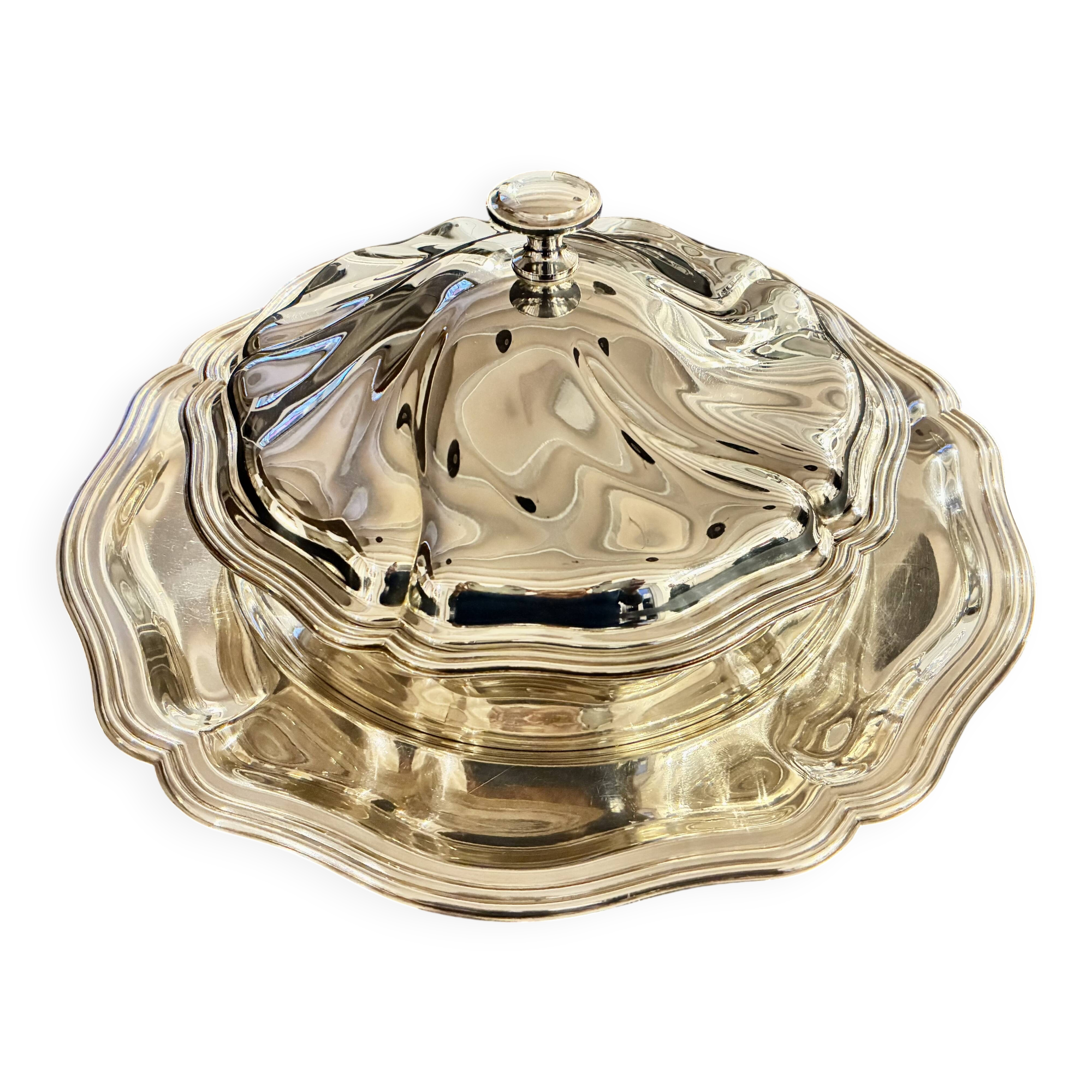 Christofle Gallia vegetable dish and its silver-plated serving platter.