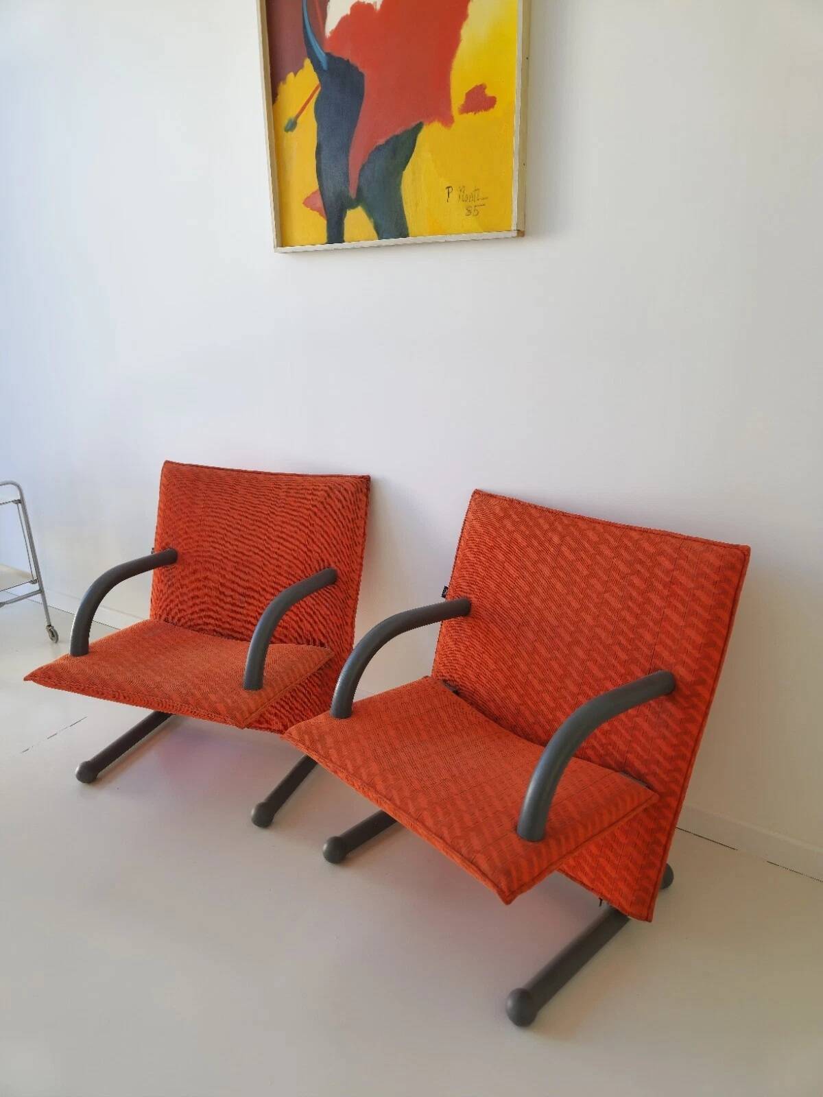 Authentic ARFLEX Italy T-Line lounge chair pair