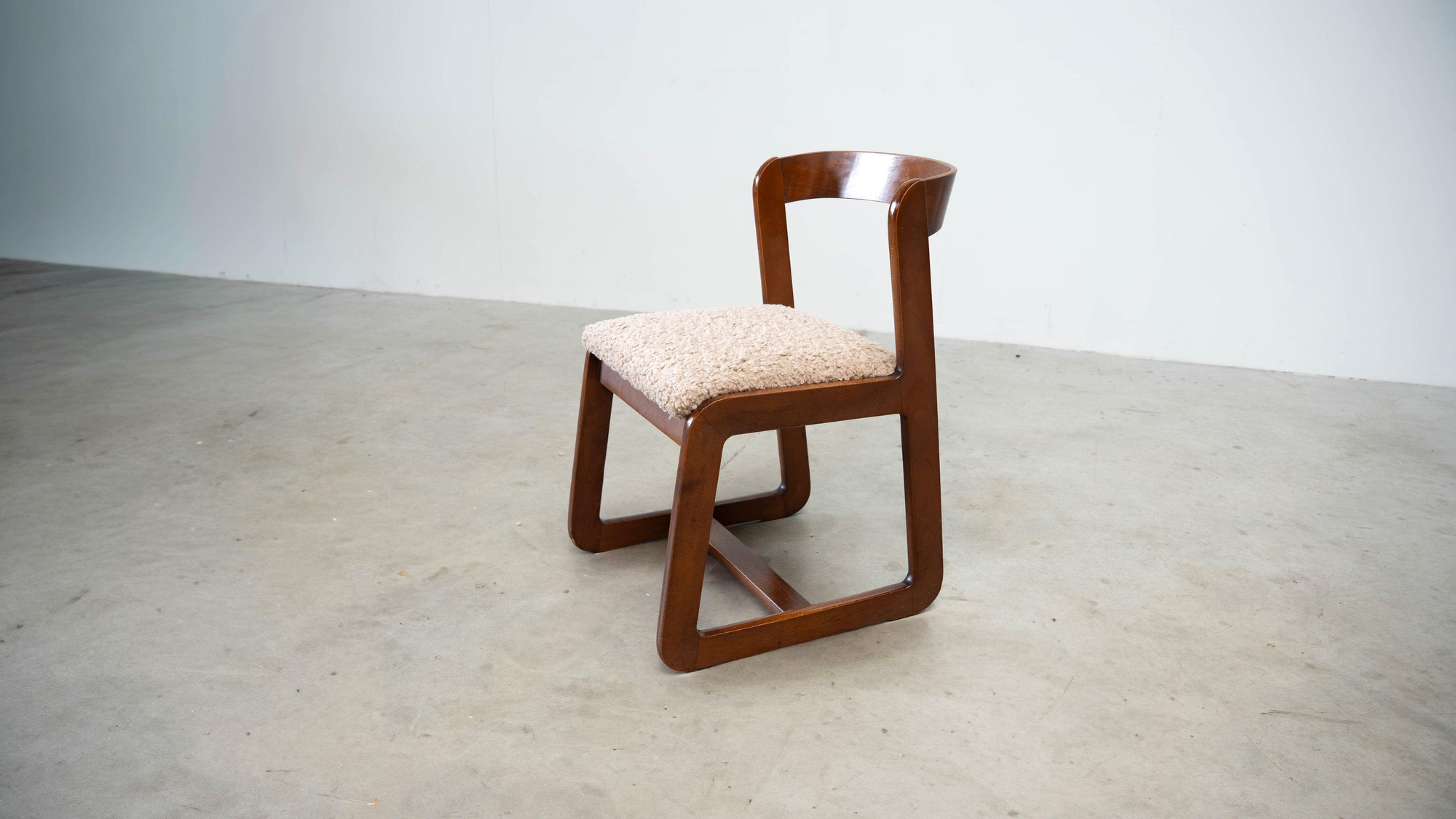 Ensemble de six chaises de salle à manger italiennes