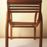 Chaise moderniste en bois
