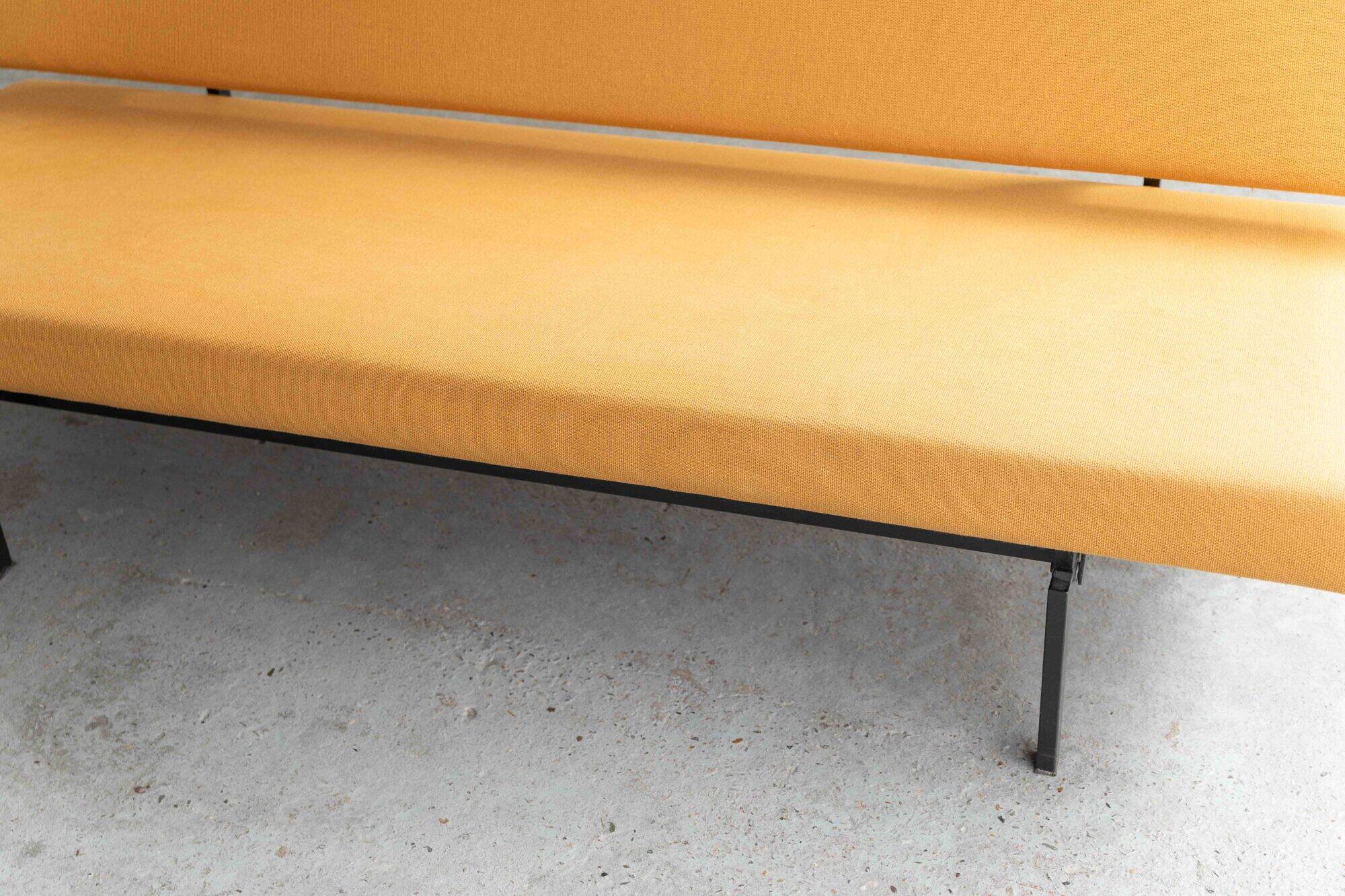 3-seater sofa / daybed by Gijs Van der Sluis