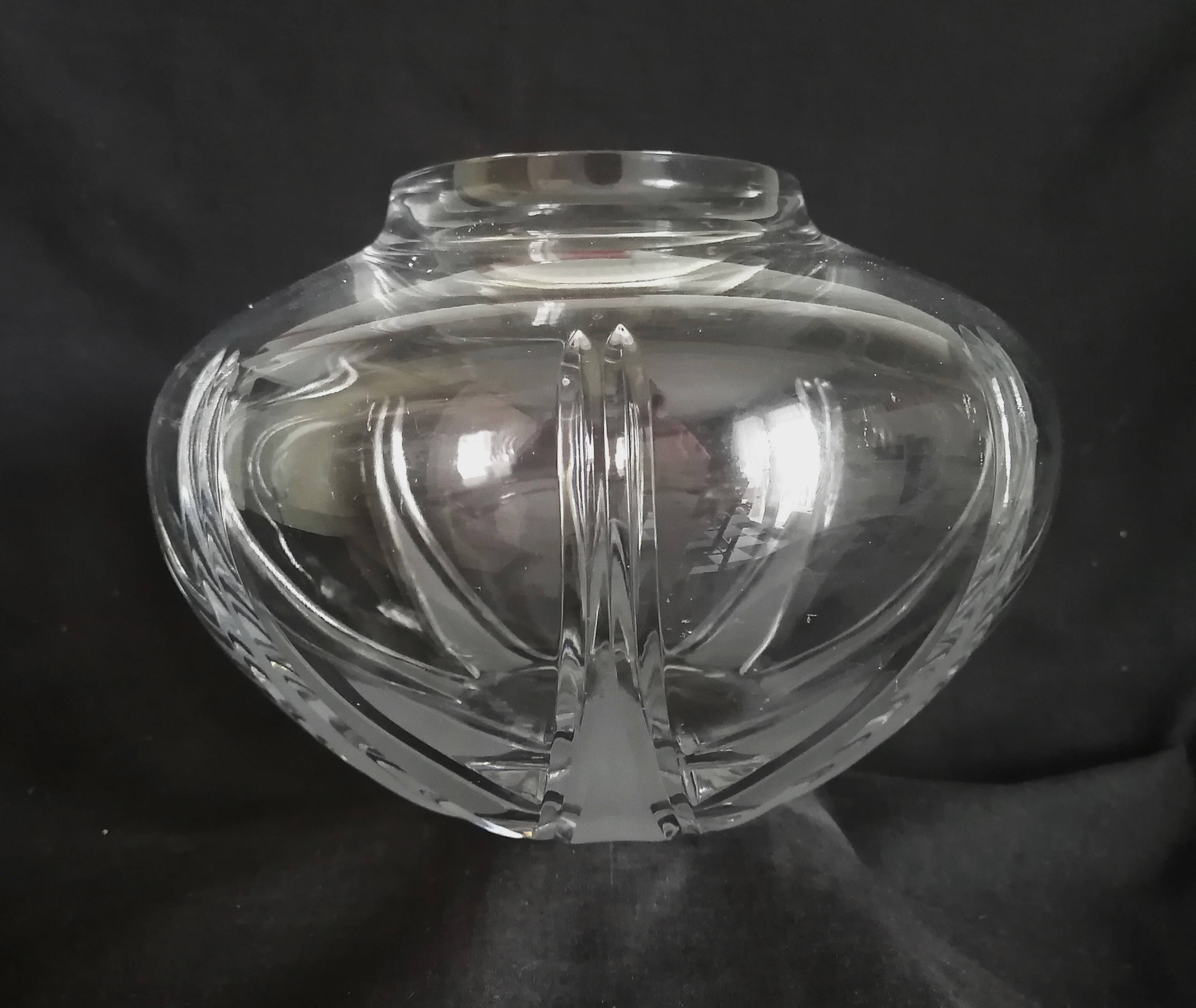 Cut crystal round vase in Art Deco style