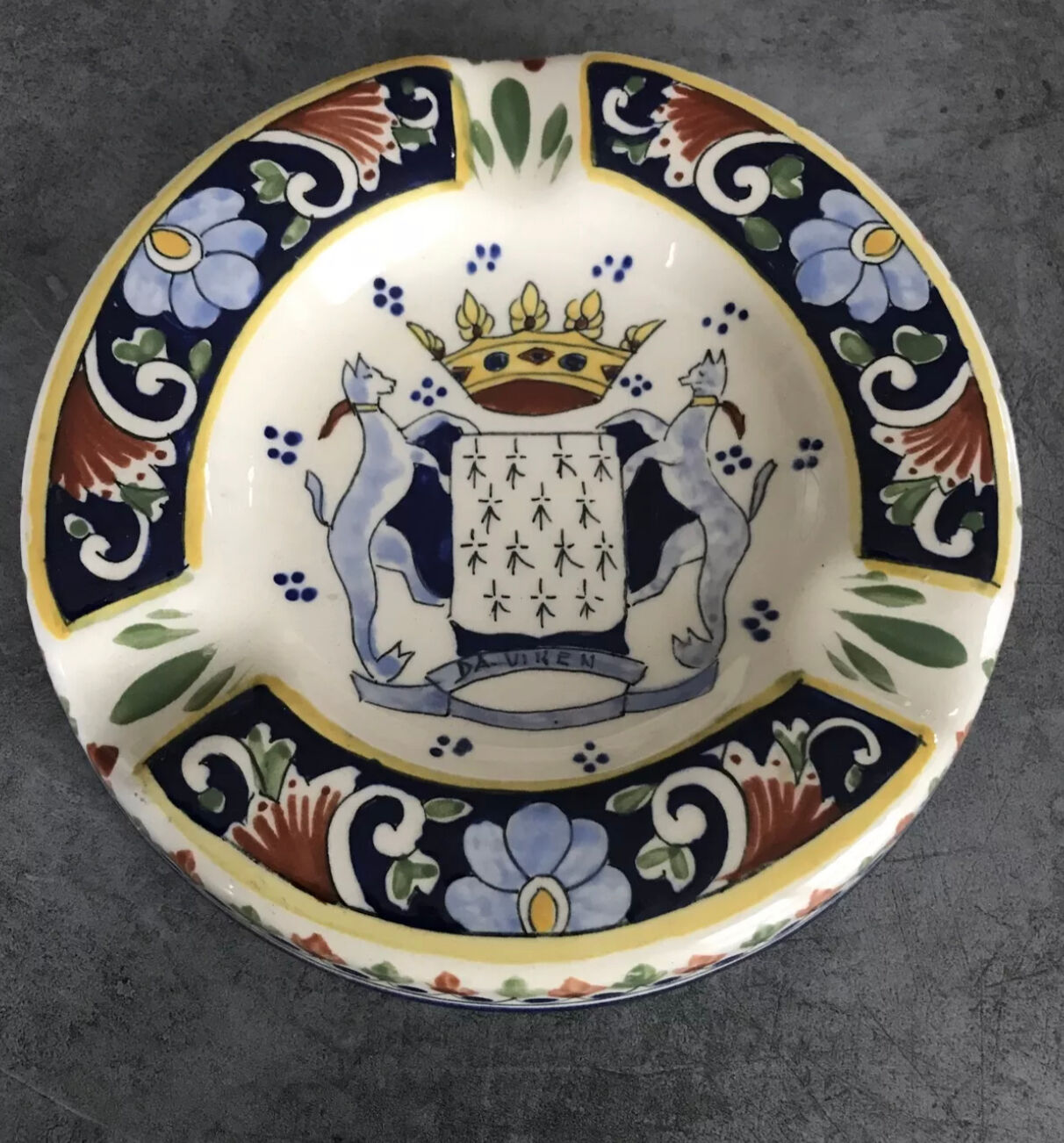 Ceramic ashtray painted coat of arms saint malo 14.5 cm