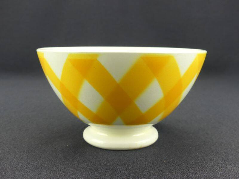Large yellow bowl in Sarreguemines earthenware.