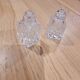 Salière et poivrière en verre taillé