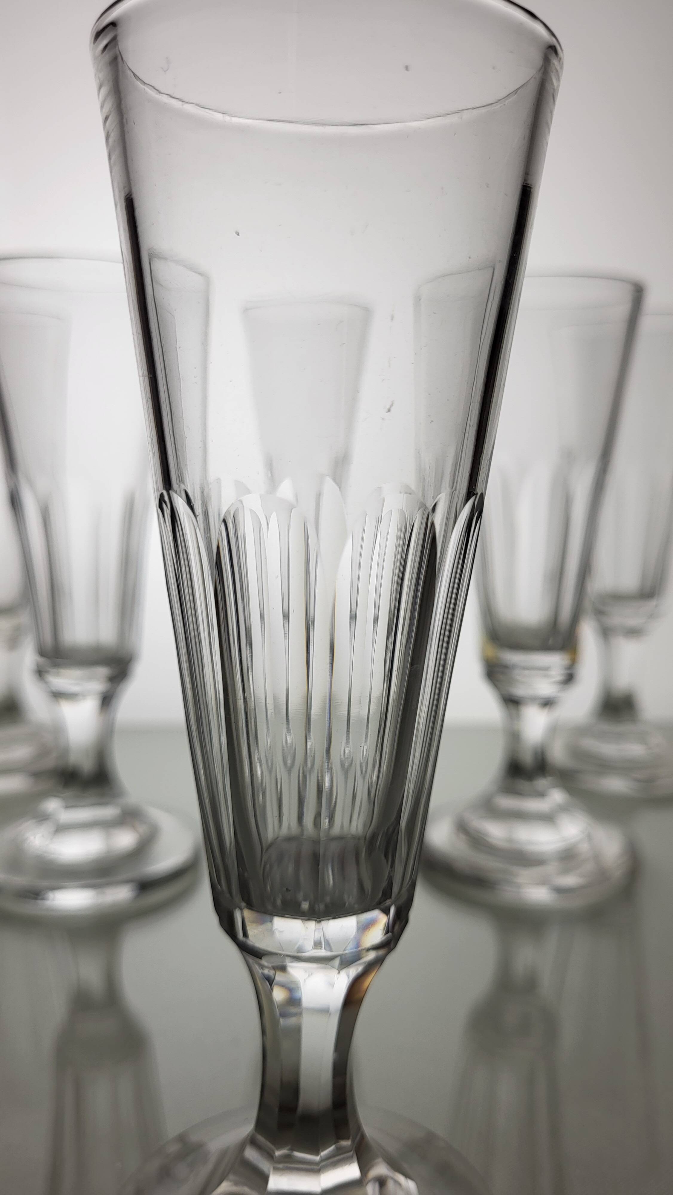 6 Champagne flutes in Baccarat crystal - XIXth