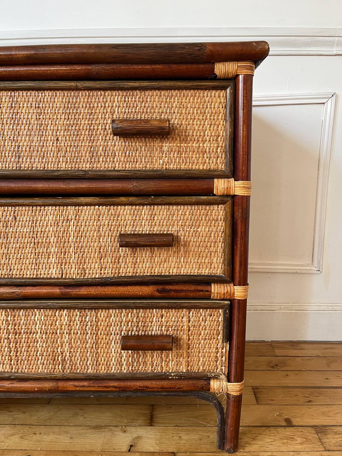 Commode en rotin vintage