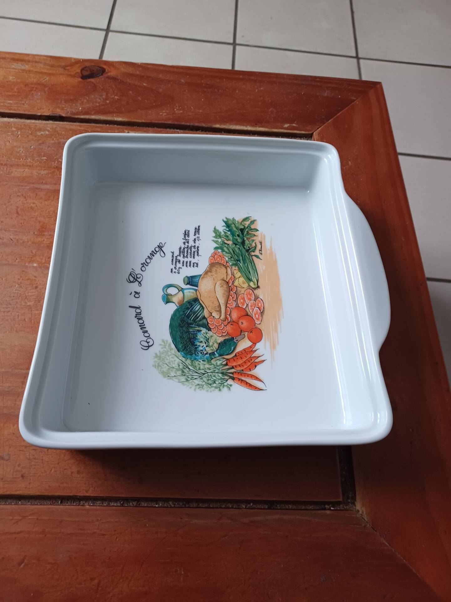 Porcelain plate the swallow