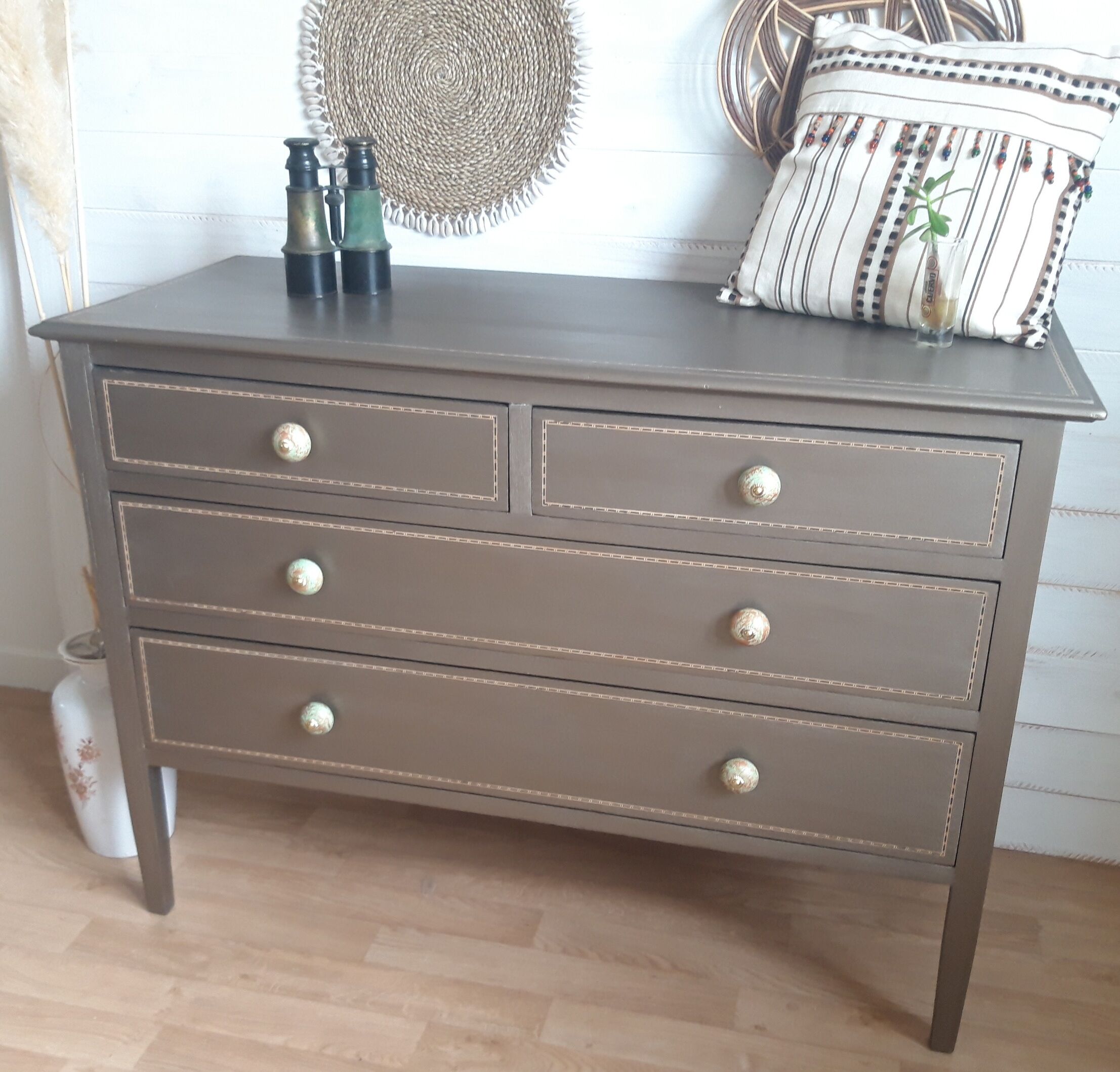 Antique chest of drawers