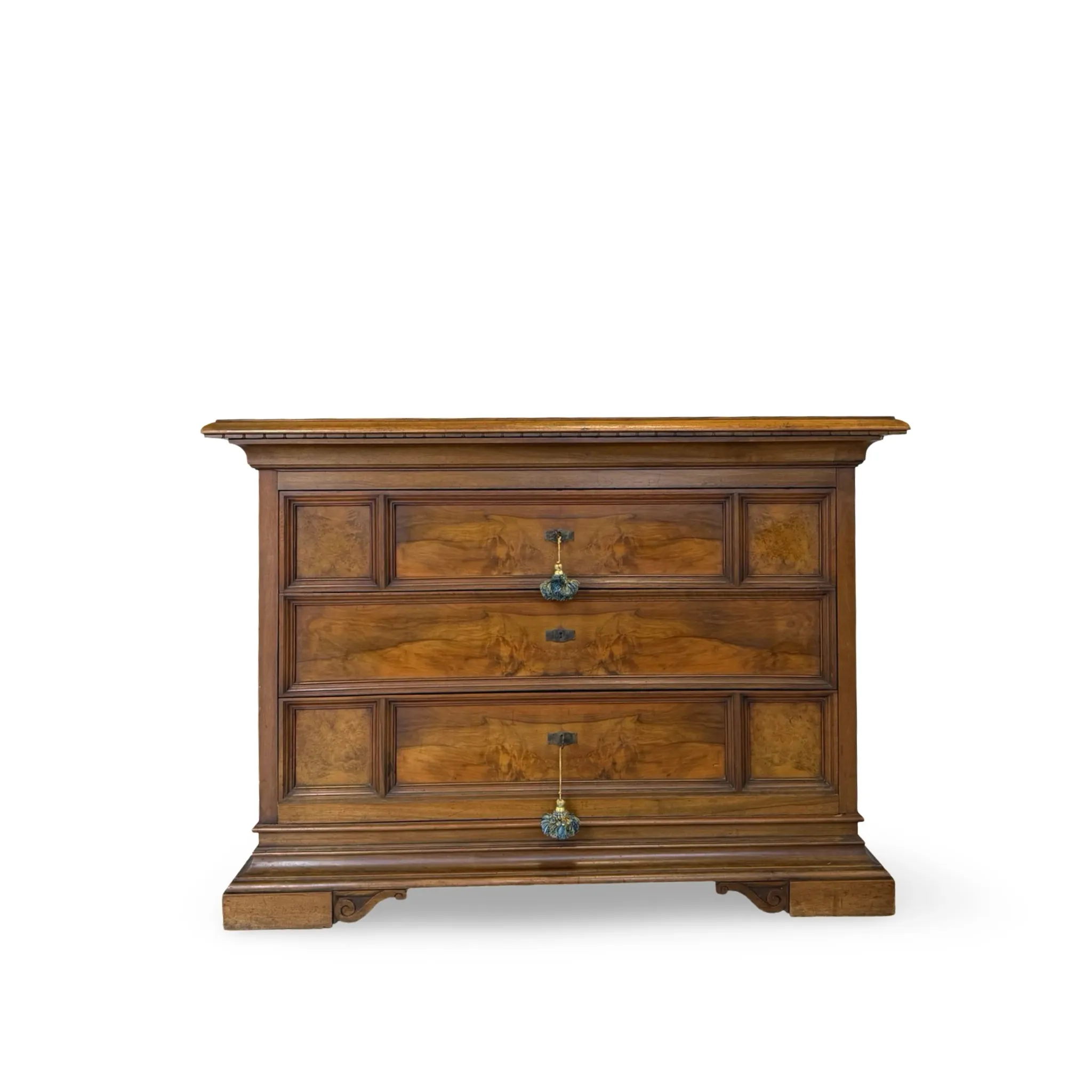Elegant antique Italian chest of drawers, dating from the 20th century