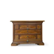 Elegant antique Italian chest of drawers, dating from the 20th century