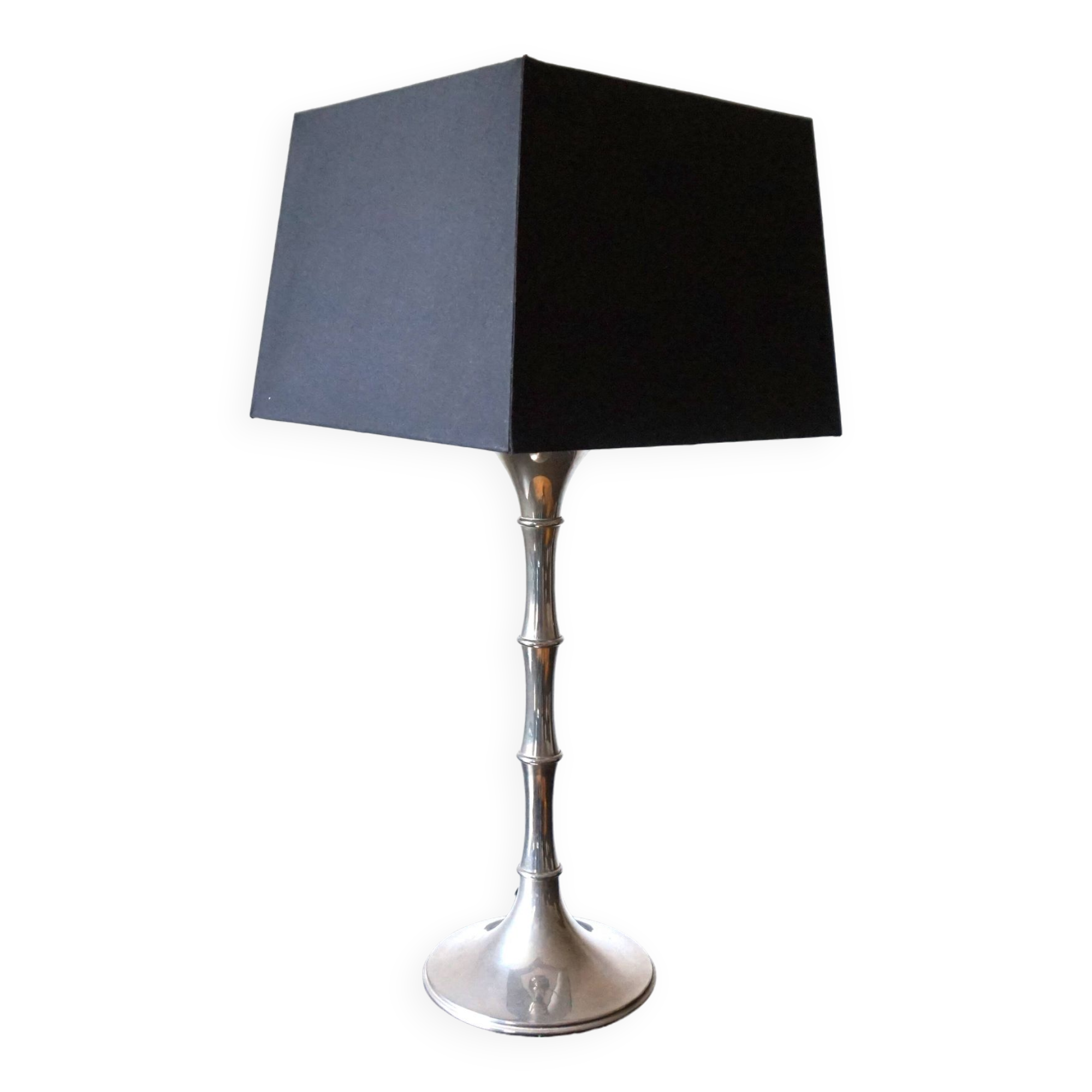 Table lamp made of chrome-plated
