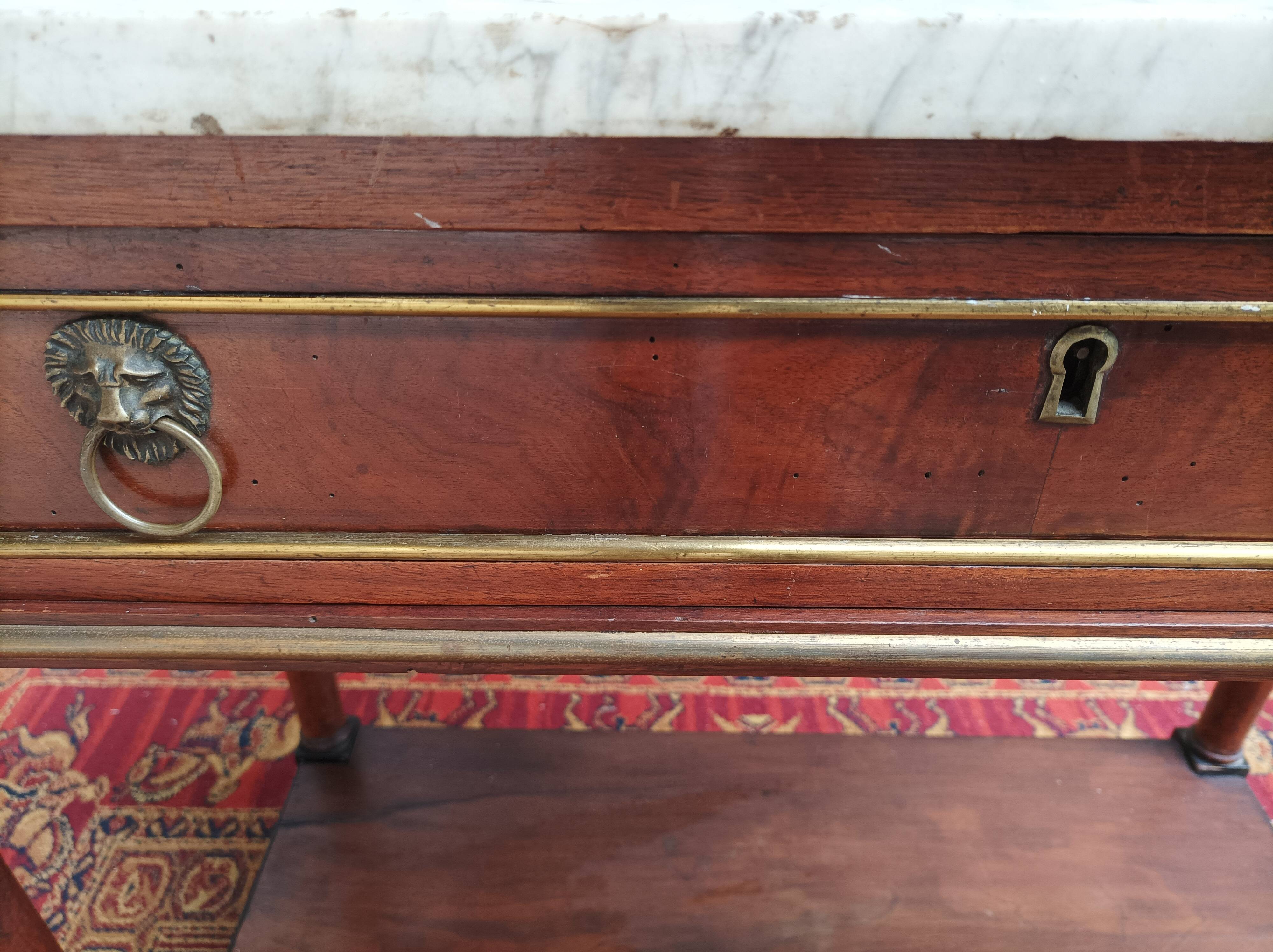 Console Louis XVI en acajou