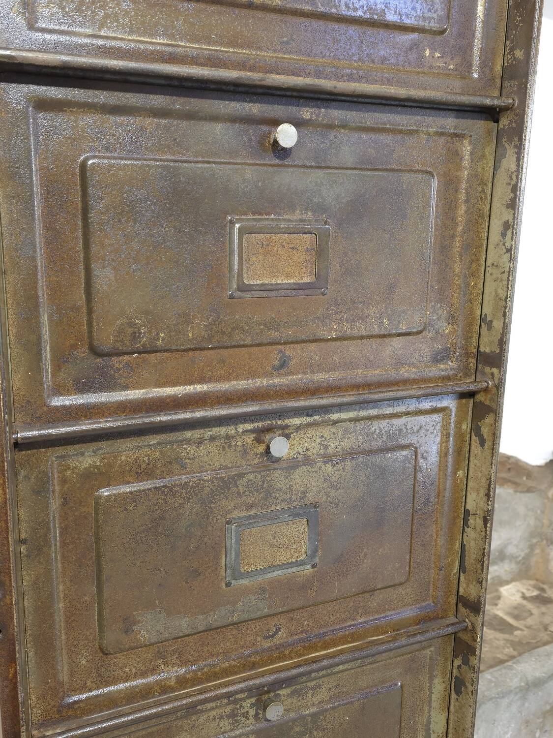Large metal cabinet with flaps, Strafor or Ronéo style