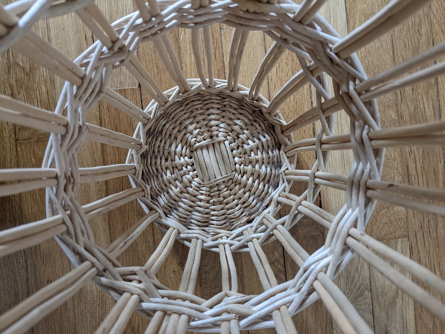 Rattan umbrella door