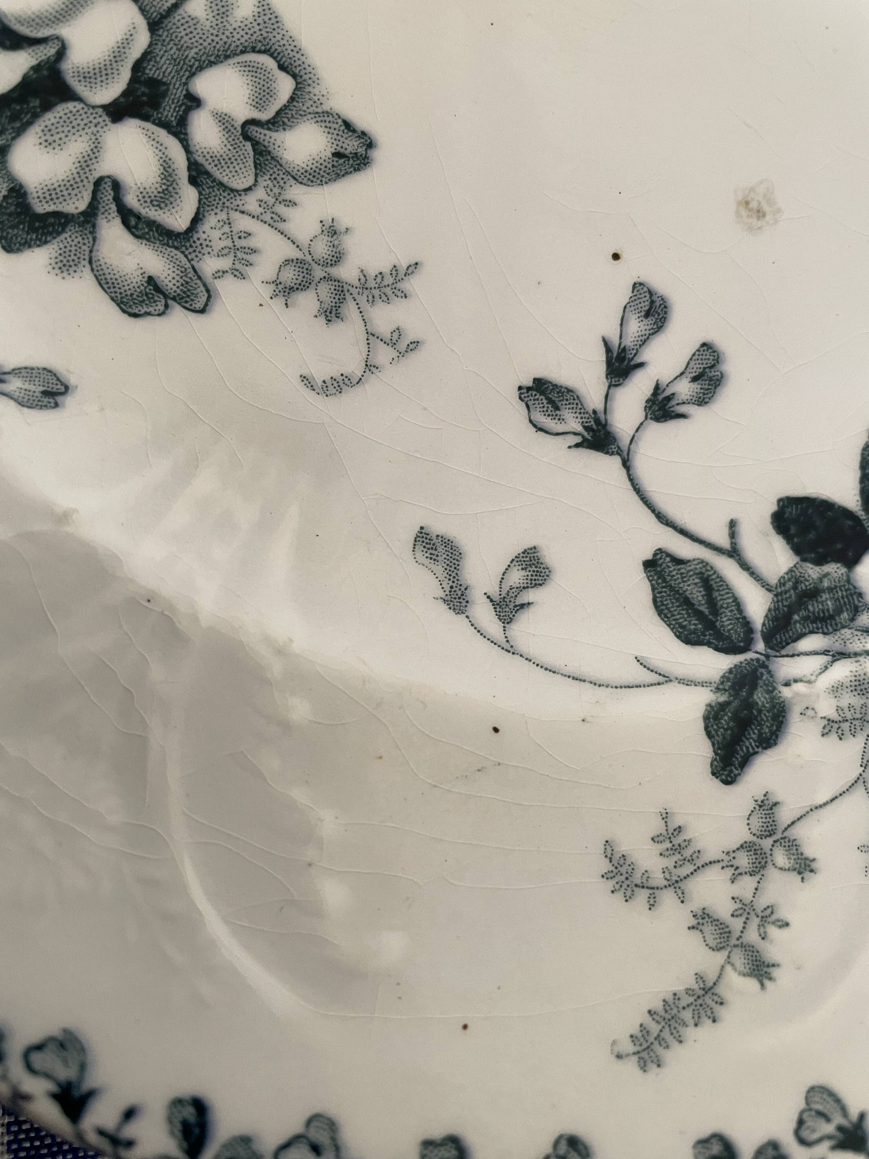 Iron pedestal dish