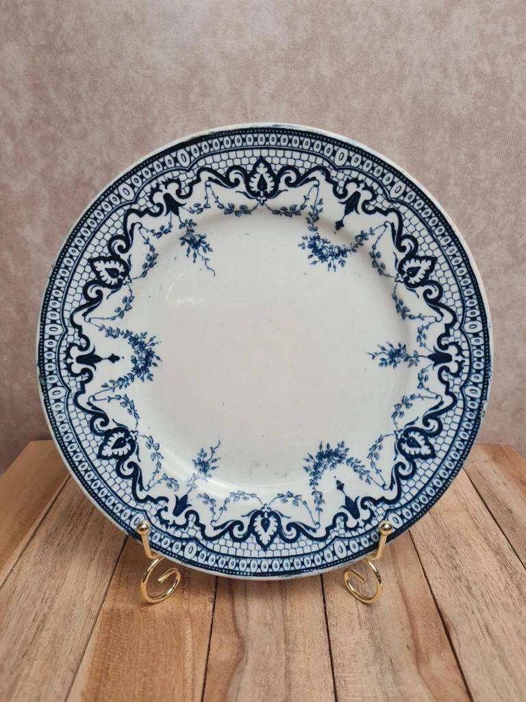 Antique flat plate Creil & Montereau "garlands" blue decoration