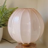 Lampe à poser globe rose en verre
